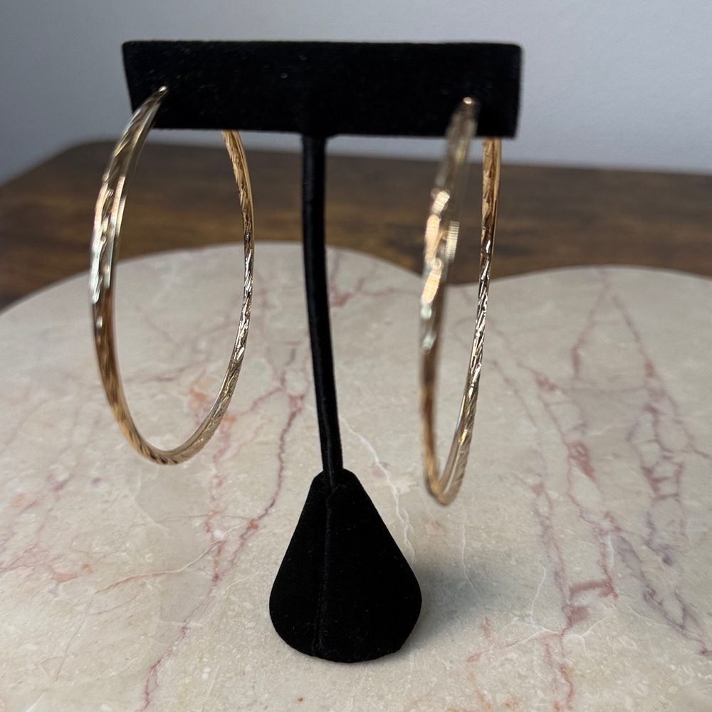 Elegant Gold Hoop Earrings